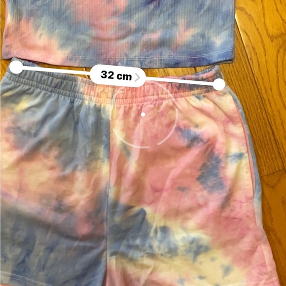 Tie-dye women’s set tank top and shorts - Picture 9 of 15